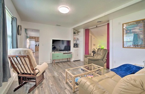 Homosassa House | Sunny Homosassa Escape with Shared Pool and Yard