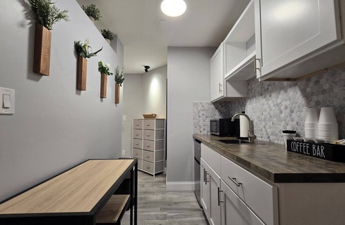 South Palm Park Neighborhood Association Hotel | Sunny Palms Inn