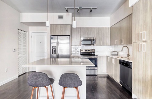 Poinciana Park Apartment | Sunny Ponciana Park 1BR w/Gym, W/D & Pool, steps to WF, by Blueground