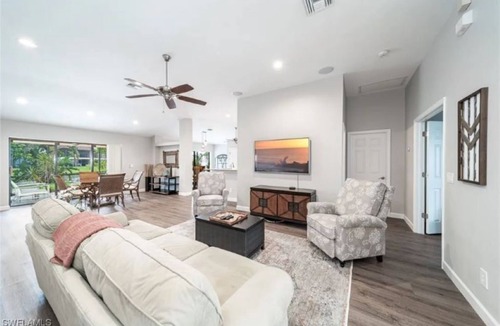 North Fort Myers House | Sunny Relaxing Paradise