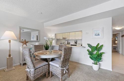 Marco Island Condo | Sunny Shadows -1BDR Coastal Condo - Walk to South Beach