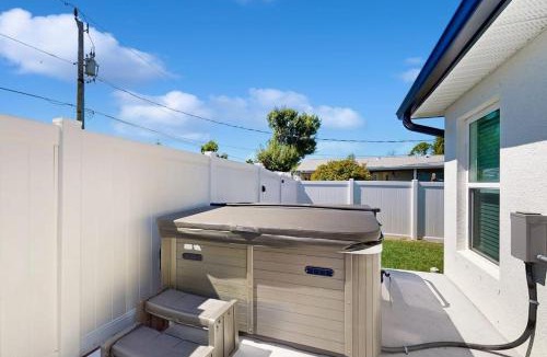 Englewood East House | Sunny Shores