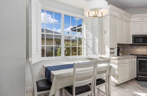 Port Charlotte House | Sunny South-Facing Salt & Heated Pool Spa on FISHING Lake FallWinter 25-26 Avail