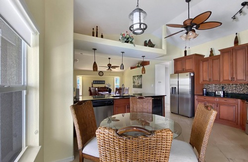 Broadmoor House | Sunny Sportsman, Sleeps 8, heated pool, 2 suites