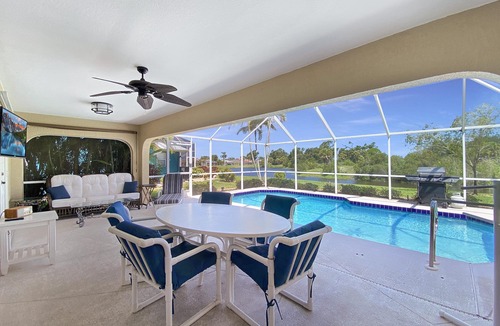 Broadmoor House | Sunny Sportsman, Sleeps 8, heated pool, 2 suites