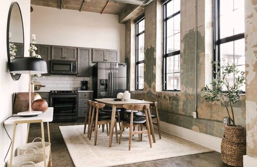 Old City Apartment | Sunny Sterchi Loft w/view