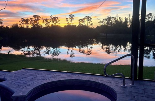 Pine Valley House | Sunny Suite Retreat! – 7 Bed, 4 Bath, FREE Heated Spa & Pool