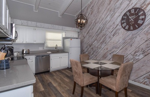 Sea Dunes Condo | Sunnyside Up Townhome at Sea Dunes - Ocean View & Next to Pool - B6 Up