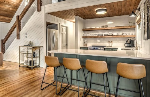 Morganton Cabin | Sunrise and Stardust - Hot Tub | Mountain Views | Screened Porch |