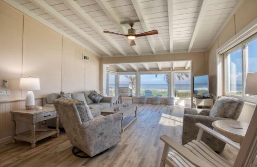 O'byrne House | Sunrise Cottage Direct Oceanfront House