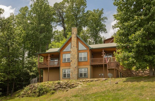 Hendersonville House | Sunrise Ridge Lodge in Hendersonville NC