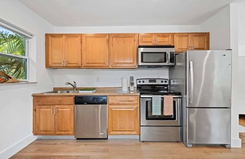 Sailboat Bend Apartment | Sunrise Studio-Bright 1 Bed 1 Bath