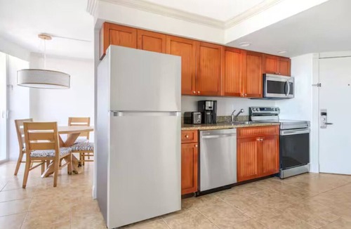 Ormond Beach Hotel | Sunrise Suite for Family Fun, Sand Play & Boardwalk Excursions