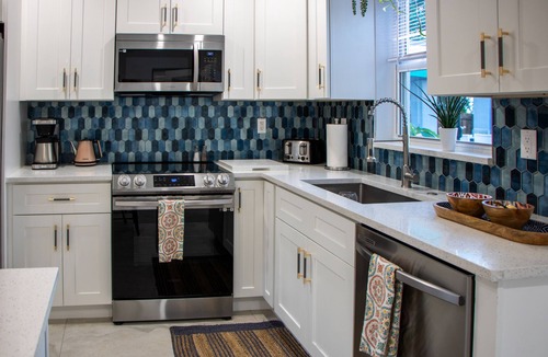 Fort Lauderdale House | SUNSEEKER PLACE - Beautiful Private Pool - Canal Views with access to the Ocean