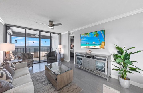 South Island Apartment | Sunset 700, 2 Bedrooms, Gulf Front, Elevator, Heated Pool, Sleeps 6