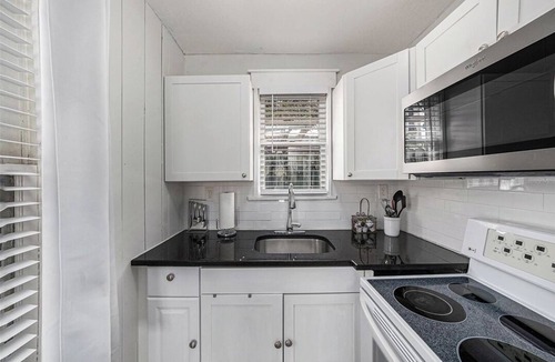 Indian Shores Cottage | Sunset Cottages Suite 1