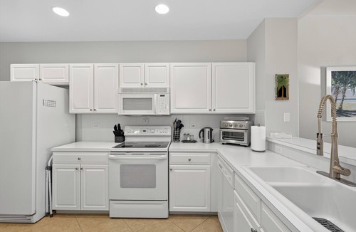 Tropical Cove Condo | Sunset Escape at Lexington CC Lake Village