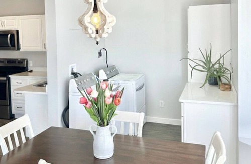Montross Apartment | Sunset Escape … Spacious, Sleeps 8, Private Land