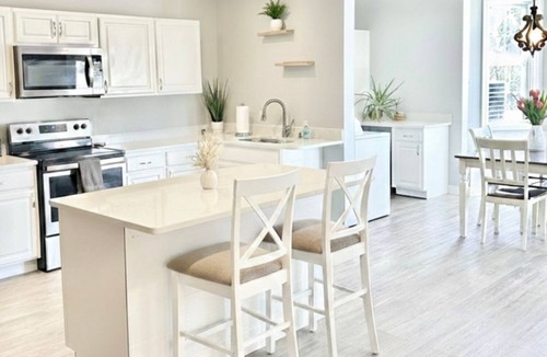 Montross Apartment | Sunset Escape … Spacious, Sleeps 8, Private Land