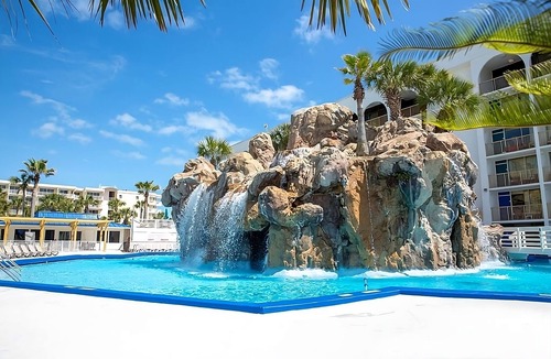 Fort Walton Beach Hotel | Sunset Gulf Stay with Swimming Pools Near Boardwalk Shops | 2 Units