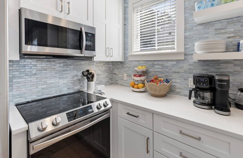 Laurel Grove House | Sunset On Laurel – 3BR Golf Retreat, Golf Carts 🛺, Resort Amenities, Pets
