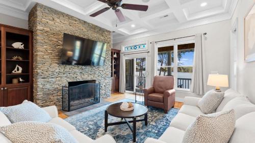Troutman House | Sunset Pointe by AvantStay