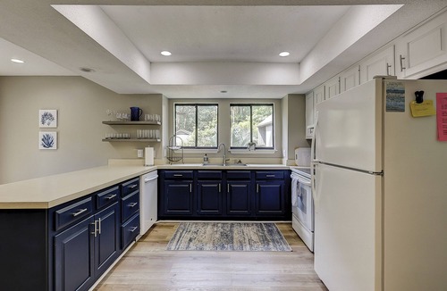 Lawton Woods House | Sunset Rentals | 8 Rice Lane | Dog Friendly