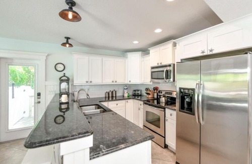 Anna Maria House | Sunset Shore by AMI Locals
