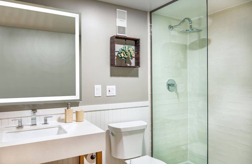 North Ocean City Hotel | Sunset Suite, Ashore Resort & Beach Club, Scenic Ocean Views, Beachfront Access