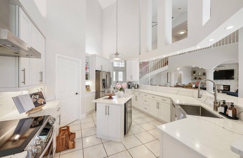 Eight Lakes Villa | Sunset view villa