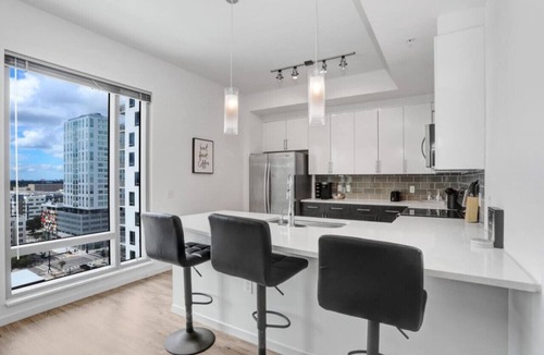 Downtown Tampa Condo | Sunset Views from a Stylish 1BR High Rise in Tampa