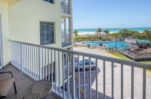 Treasure Island House | Sunset Views & Sandy Toes