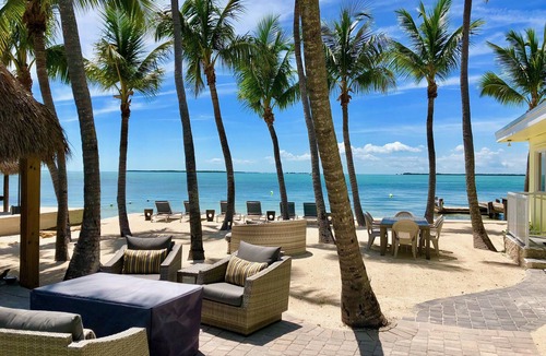 Rock Harbor Villa | Sunset Villas: Bayfront Beach Compound *28 Night Min*