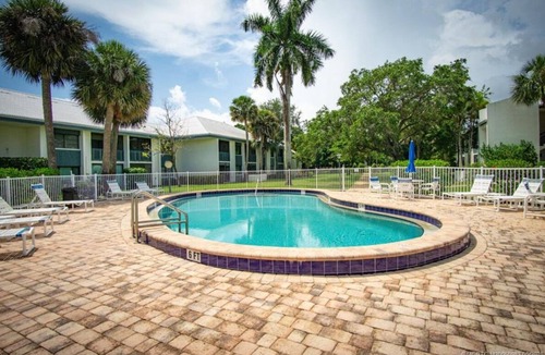 Stuart Condo | Sunsets and Palm Trees overlooking the St. Lucie River