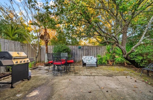 Thomas Drive House | Sunsets on Lagoon Beach Getaway – Grill, Private Patio, Golf Carts Welcome