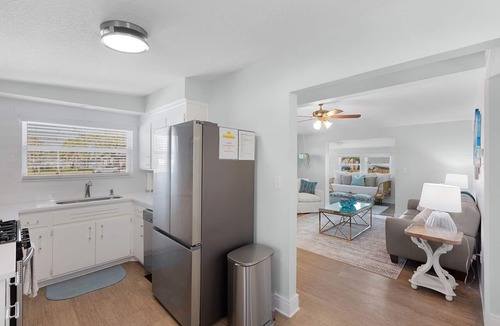 Jacksonville Beach House | Sunshine Daydream Beach Bungalow. Walk to Beach! Great for Families! Firepit!