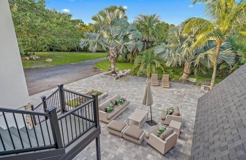 Hunt Club Apartment | "Sunshine House" Studio Farm Stay Overlook