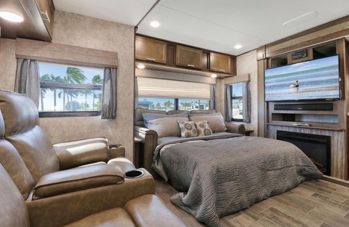 Big Pine Key House | Sunshine Key King Travel Trailer 4