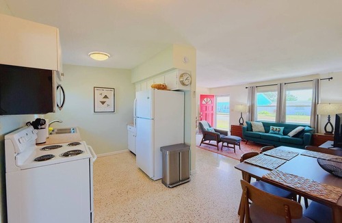Daytona Beach House | Sunshine on La Paloma! Charming Beachside 2-bedroom house in Daytona Beach!