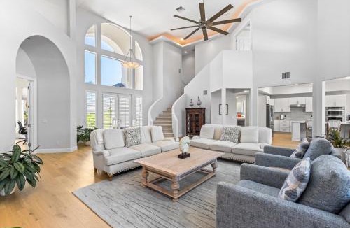 Vanderbilt Beach House | Sunshine on the Water