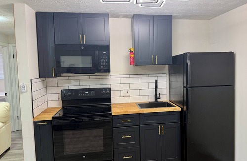 Orange Park Apartment | Sunshine Paradise - Elegant 2-bedroom unit in charming Orange Park, FL