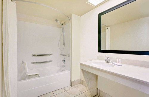 Byron Hotel | Super 8 by Wyndham Byron/South Macon