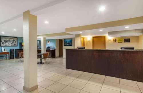 Clearwater Hotel | Super 8 by Wyndham Clearwater/US Hwy 19 N