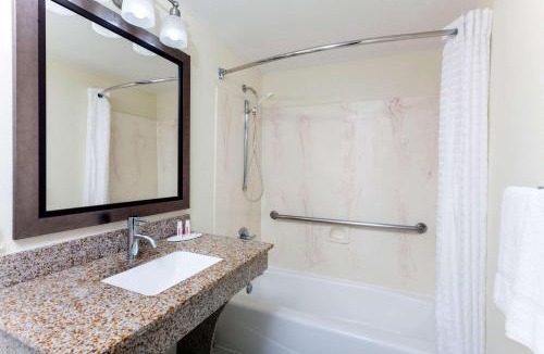 Decatur Hotel | Super 8 by Wyndham Decatur/Dntn/Atlanta Area