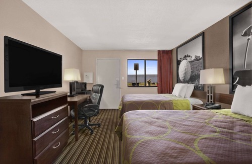 Winkler Hotel | Super 8 by Wyndham Fort Myers