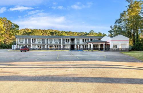 Gadsden Hotel | Super 8 by Wyndham Gadsden AL