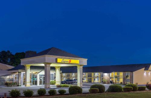 McDonough Hotel | Super 8 by Wyndham McDonough GA
