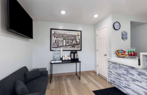 Paducah Hotel | Super 8 by Wyndham Paducah I-24 Exit 4