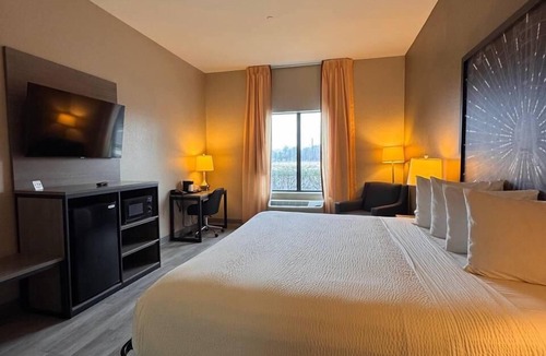 Deepwater Hotel | Super 8 by Wyndham Pennsville/Wilmington