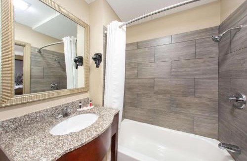 South Pensacola Hotel | Super 8 by Wyndham Pensacola NAS Area